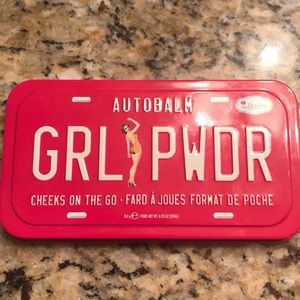 The balm blush, bronzer, highlighter pallet💖